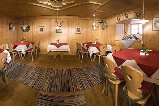 Hotel Persura イシュグル エクステリア 写真