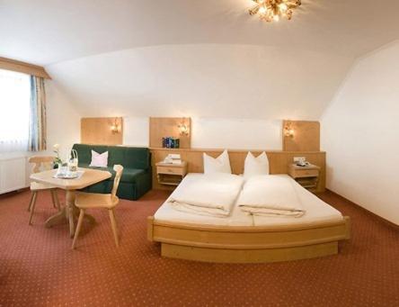 Hotel Persura イシュグル エクステリア 写真