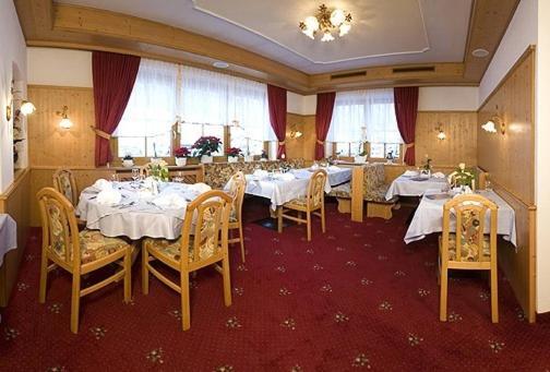 Hotel Persura イシュグル エクステリア 写真
