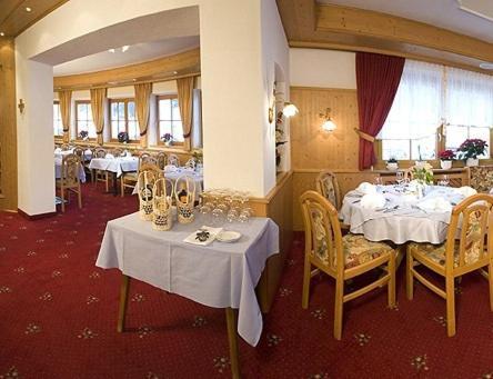 Hotel Persura イシュグル エクステリア 写真